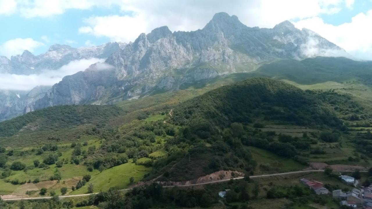 Casa Rural Pambuches Soto De Valdeon エクステリア 写真